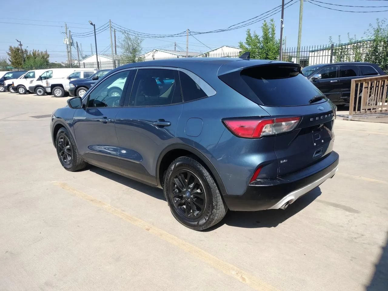 Used 2020 Ford Escape SE FWD image 4