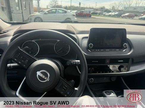 Used 2023 Nissan Rogue SV image 8