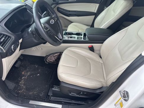 Used 2022 Ford Edge Titanium w/ Equipment Group 301A AWD/4WD image 3