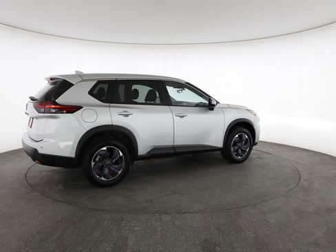Used 2025 Nissan Rogue SV image 13