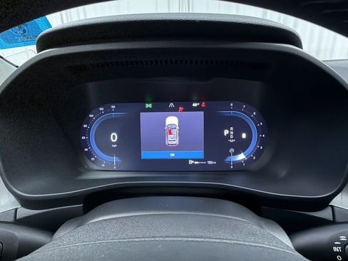 Used 2024 Volvo XC40 B5 Plus w/ Protection Package Premier image 8