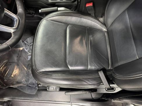 Used 2018 Jeep Wrangler Unlimited Sahara image 23