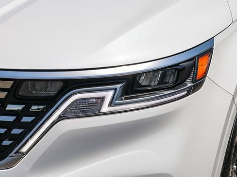 Used 2024 Kia Carnival SX FWD image 6