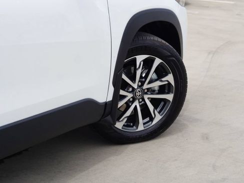 Used 2025 Toyota Corolla Cross XLE w/ Convenience Package FWD image 9