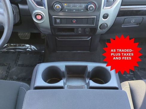 Used 2018 Nissan Titan SV image 19