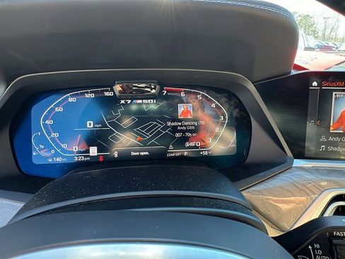 Used 2022 BMW X7 M50i image 29