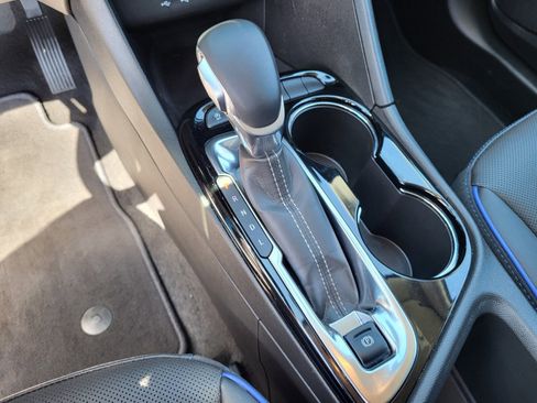 Used 2025 Buick Encore GX Sport Touring image 25