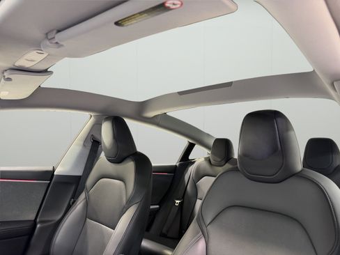 Used 2025 Tesla Model 3 Long Range RWD image 14