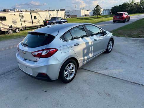 Used 2017 Chevrolet Cruze LT w/ Convenience Package FWD image 7