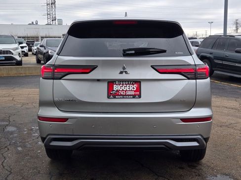 New 2026 Mitsubishi Outlander SE image 11