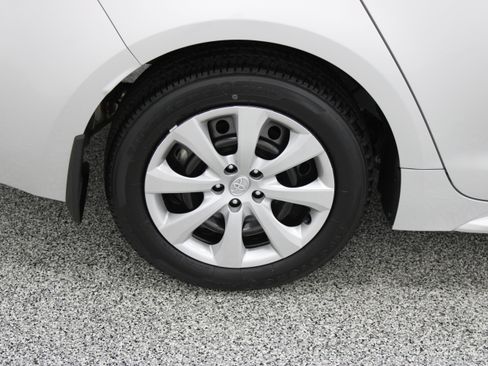 Used 2025 Toyota Corolla LE FWD image 6