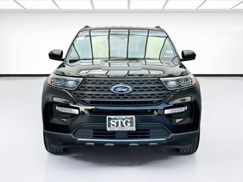 Used 2022 Ford Explorer XLT w/ Equipment Group 202A RWD image 2