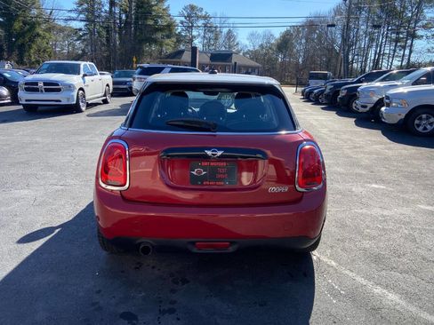 Used 2016 MINI Cooper 4-Door Hardtop w/ Media Package image 7