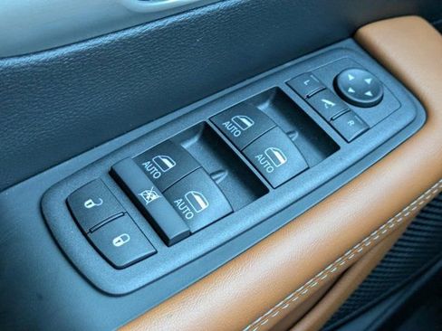 New 2026 Chrysler Pacifica Pinnacle w/ Trailer Tow Group image 21