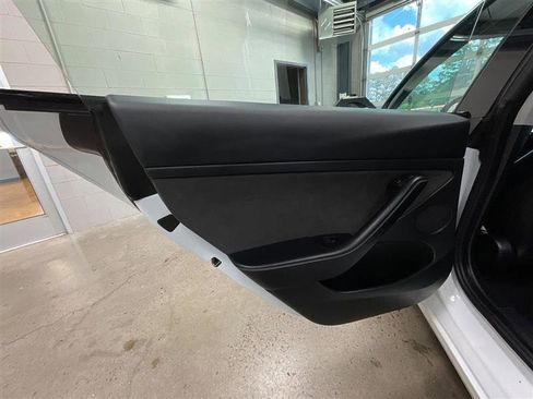 Used 2021 Tesla Model 3 Standard Range Plus RWD image 15