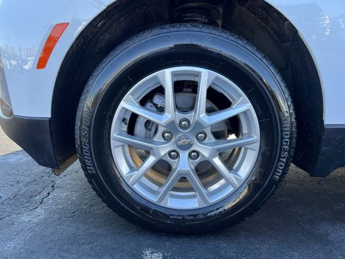 Used 2024 Chevrolet Equinox LT image 11