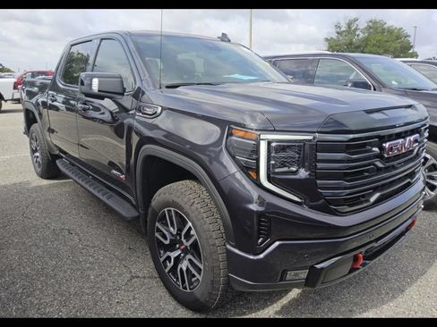 Used 2025 GMC Sierra 1500 AT4 w/ AT4 Premium Package AWD/4WD image 6