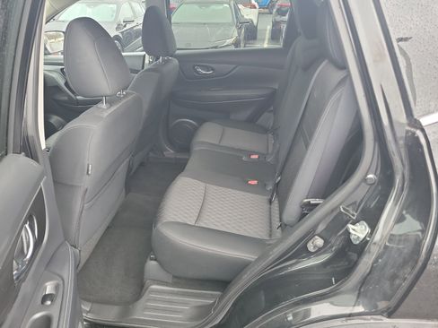 Used 2018 Nissan Rogue SV w/ Premium Package image 21