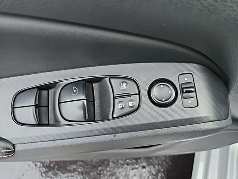 Used 2024 Nissan Altima 2.5 SV FWD image 10
