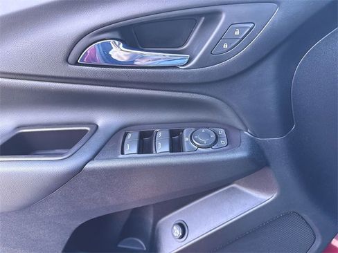 Used 2021 Chevrolet Equinox LT image 22