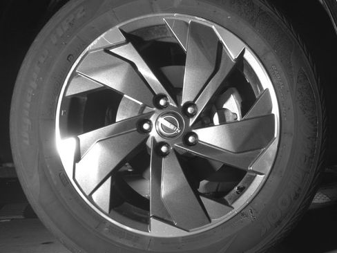 Used 2025 Nissan Rogue SV AWD/4WD image 13