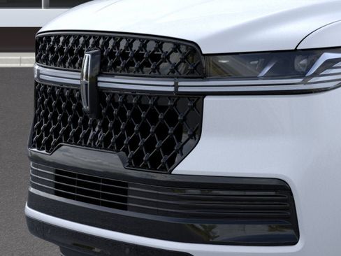 New 2026 Lincoln Navigator Black Label AWD/4WD image 17