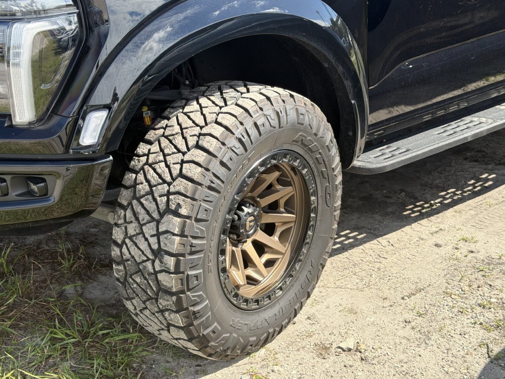 Used 2025 Ford F150 Raptor AWD/4WD image 12