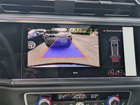 Used 2025 Audi Q3 2.0T Premium w/ Convenience Package image 21