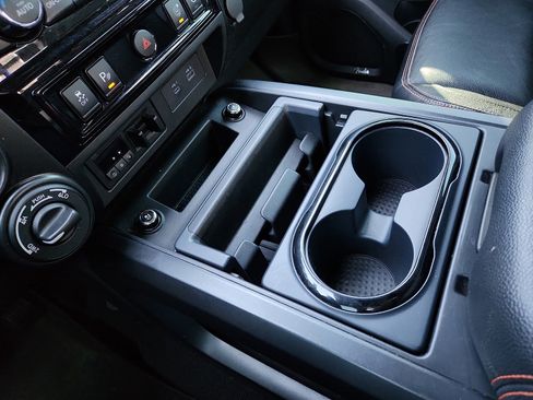 Used 2022 Nissan Titan PRO-4X w/ Pro-4x Convenience Package image 25