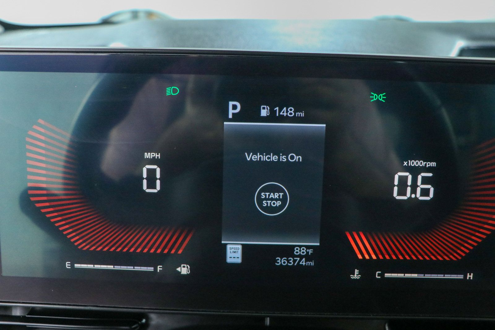 Used 2025 Kia Carnival FWD image 15