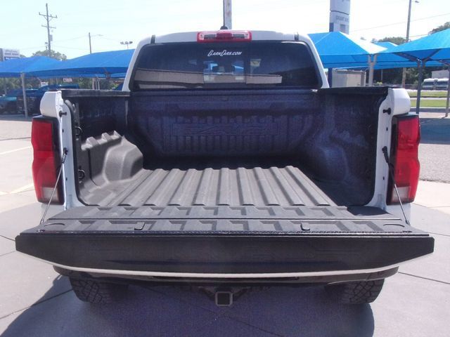 Used 2024 Chevrolet Colorado ZR2 w/ ZR2 Convenience Package III AWD/4WD image 18