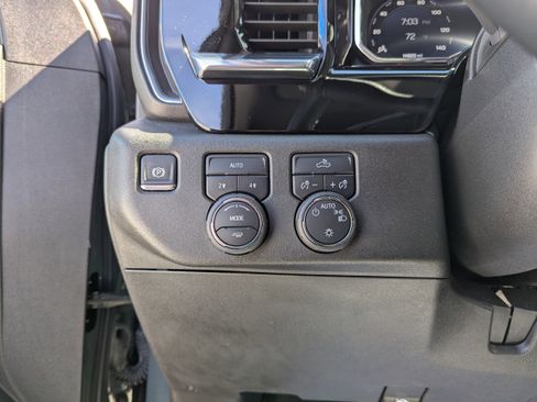 Used 2025 Chevrolet Silverado 1500 LT image 14