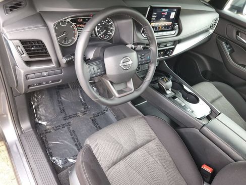 Used 2026 Nissan Rogue SV FWD image 12