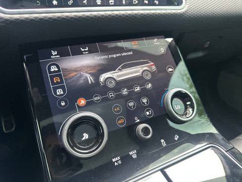 Used 2019 Land Rover Range Rover Velar R-Dynamic SE AWD/4WD image 33