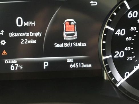 Used 2021 Toyota Highlander XLE AWD/4WD image 16