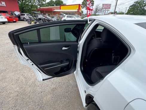 Used 2018 Dodge Charger SXT Plus image 12