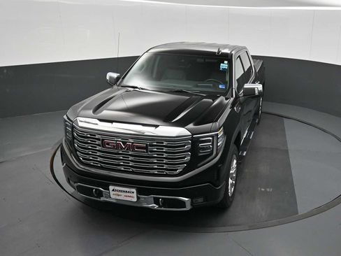 Used 2024 GMC Sierra 1500 Denali w/ Technology Package AWD/4WD image 12