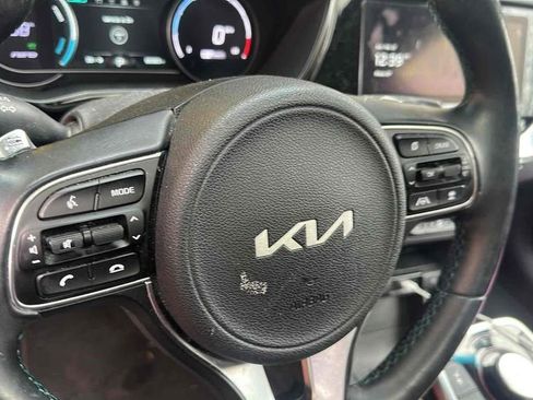Used 2022 Kia Niro EX Premium w/ Cold Weather Package image 14