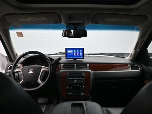 Used 2014 Chevrolet Suburban LT AWD/4WD image 28