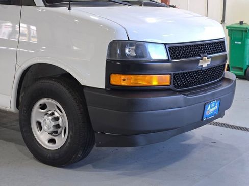 Used 2019 Chevrolet Express 3500 w/ Driver Convenience Package image 2