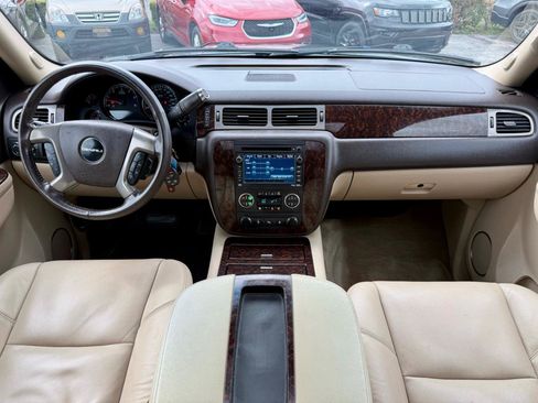 Used 2010 GMC Yukon XL Denali AWD/4WD image 31