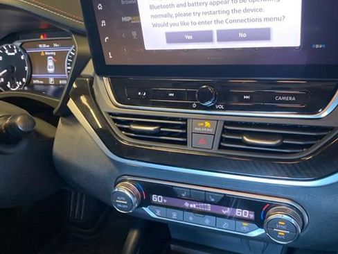 Used 2025 Nissan Altima 2.5 SR w/ SR Premium Package FWD image 13