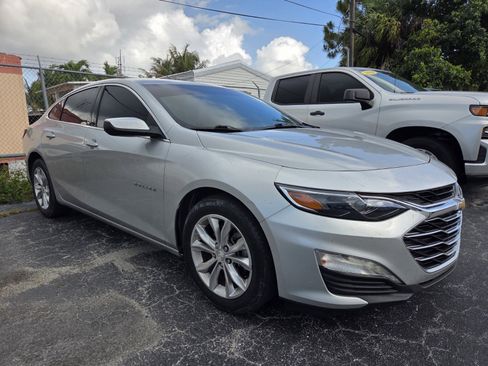 Used 2020 Chevrolet Malibu LT FWD image 2