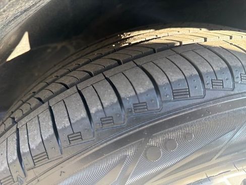 Used 2021 Chevrolet TrailBlazer LS image 28