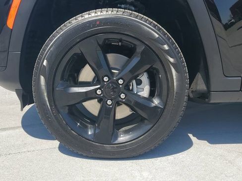 New 2025 Jeep Grand Cherokee L Limited w/ Black Appearance Package image 6