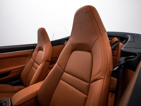New 2026 Porsche 911 Carrera 4S image 17