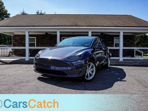 Used 2023 Tesla Model Y Long Range AWD/4WD image 1