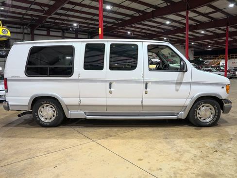 Used 1999 Ford E-150 and Econoline 150 RWD image 10