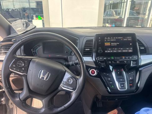Used 2018 Honda Odyssey Elite image 3