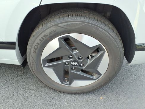 Certified 2024 Hyundai Kona Limited FWD image 10